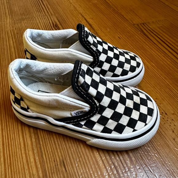Vans Other - Vans toddler Old Skool back white checkered slip on low top sneakers SIZE 5